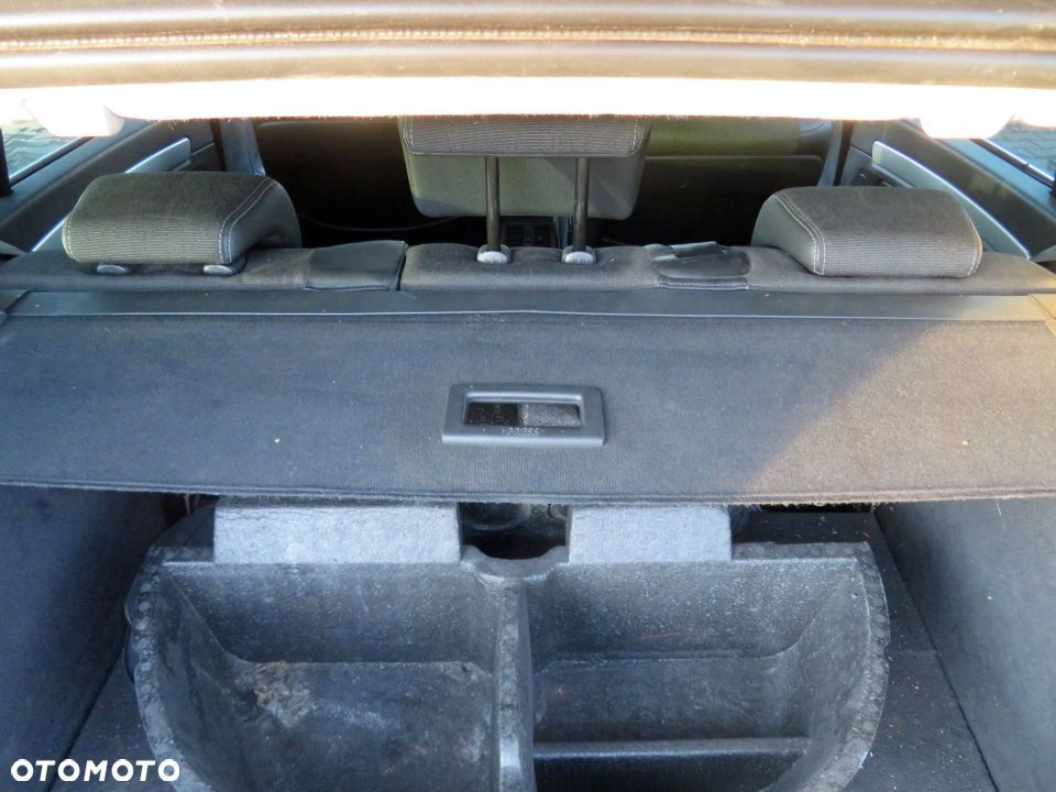 ROLETA BAGAŻNIKA LAGUNA III PH1 KOMBI 799220003R RENAULT 2007-2012 - 4