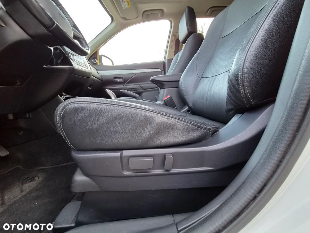 Mitsubishi Outlander - 18