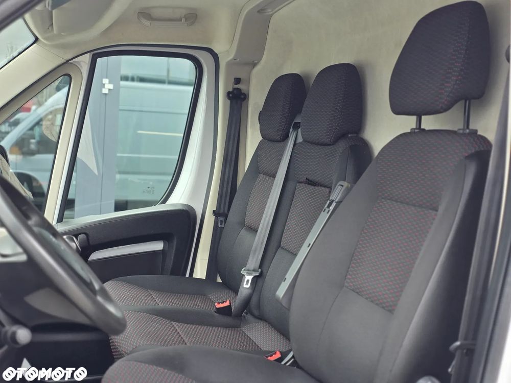 Peugeot Boxer L4H2 Extra Long 2.2 Diesel 165 Koni BEZWYPADKOWY z Polskiego Salonu I Model 2023 rok IPierwszy i Jedyny Właściciel I SERWISOWANY I Wyjątkowo Atrakcyjny Egzemplarz I - 34