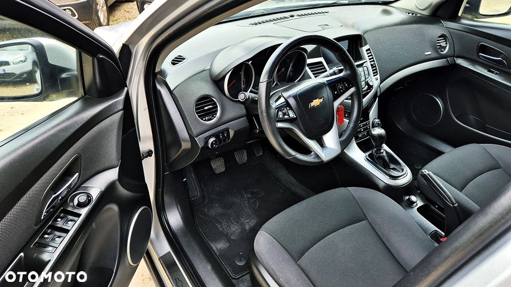 Chevrolet Cruze 1.6 - 28