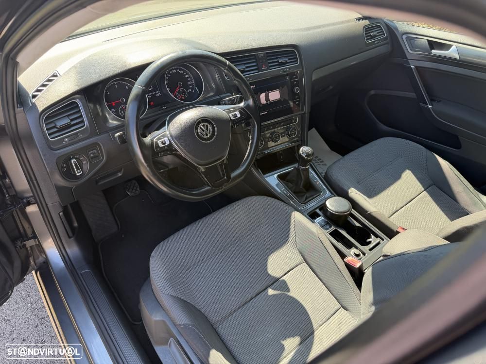 VW Golf 1.6 TDI Confortline - 9