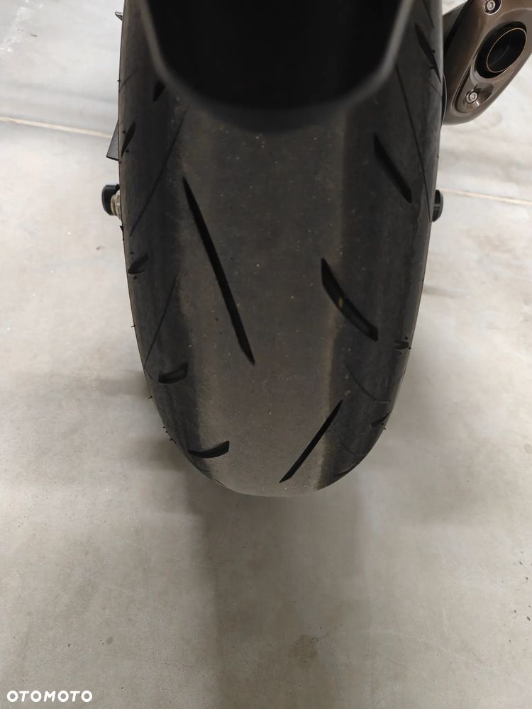 Suzuki GSX 1000 - 12
