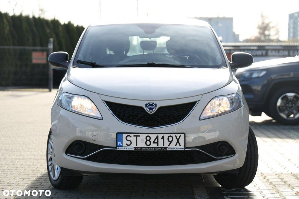 Lancia Ypsilon - 3