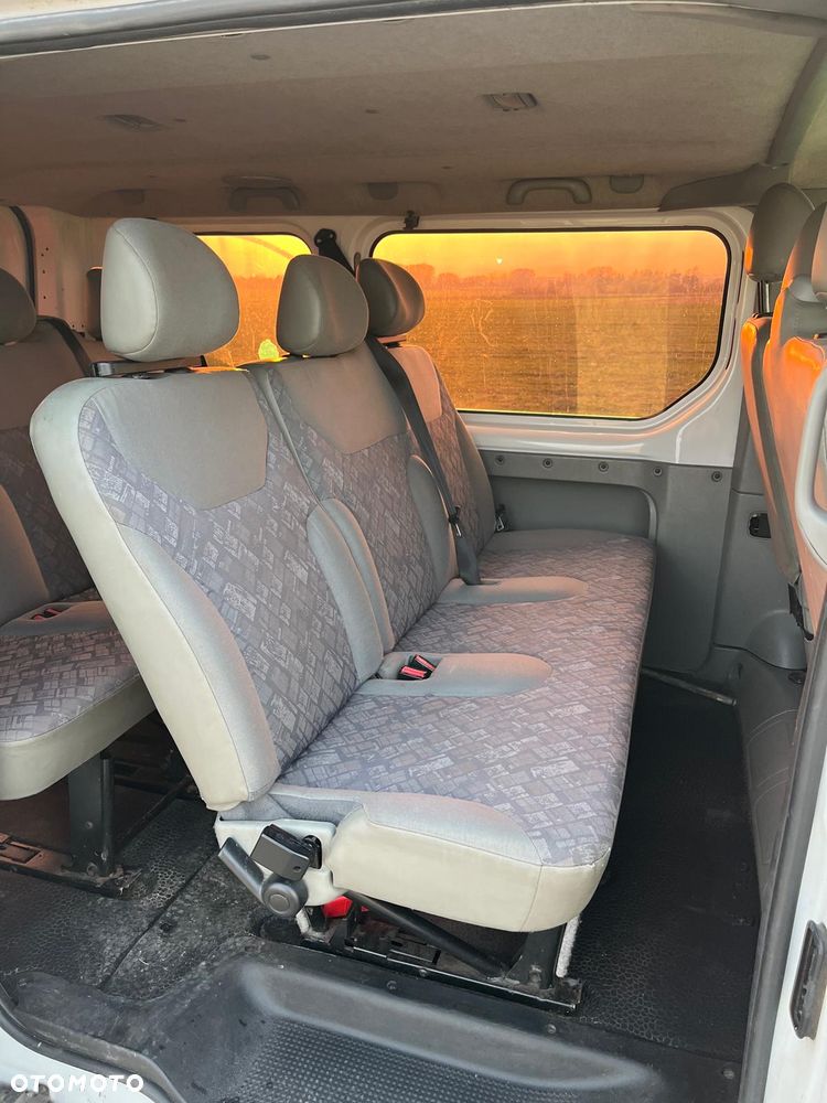 Opel Vivaro - 8
