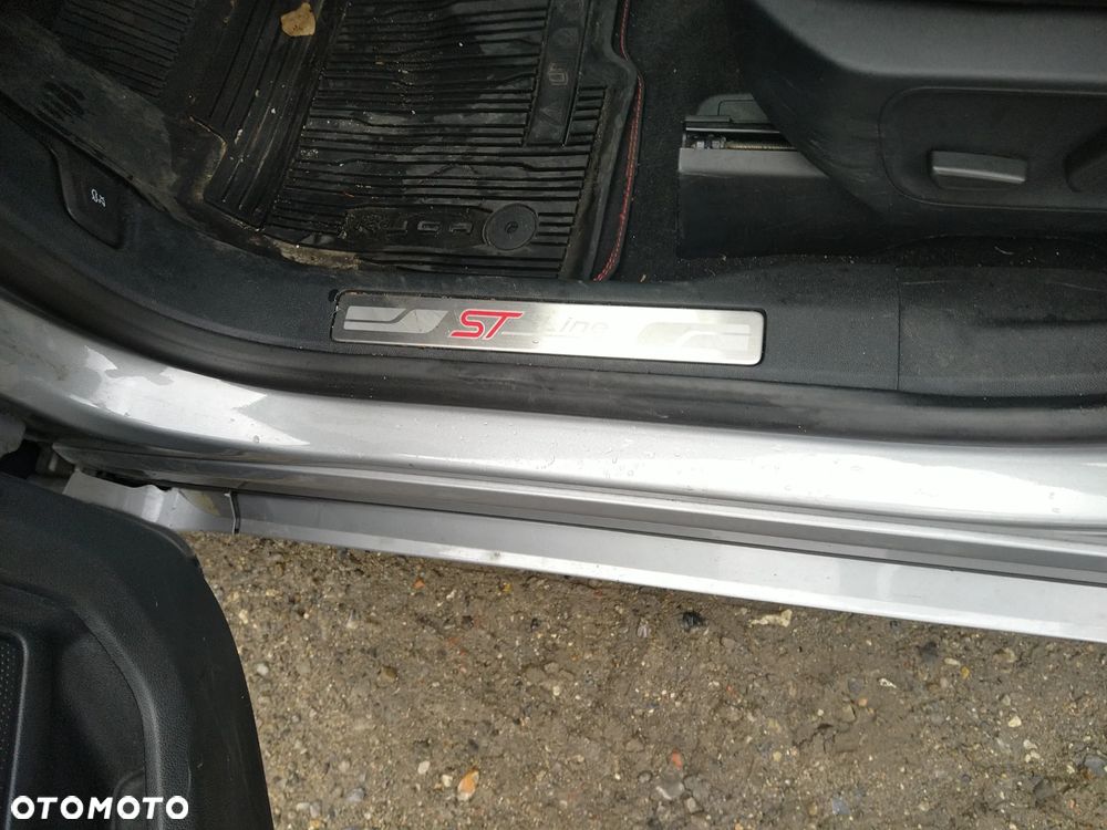 Ford Kuga - 17