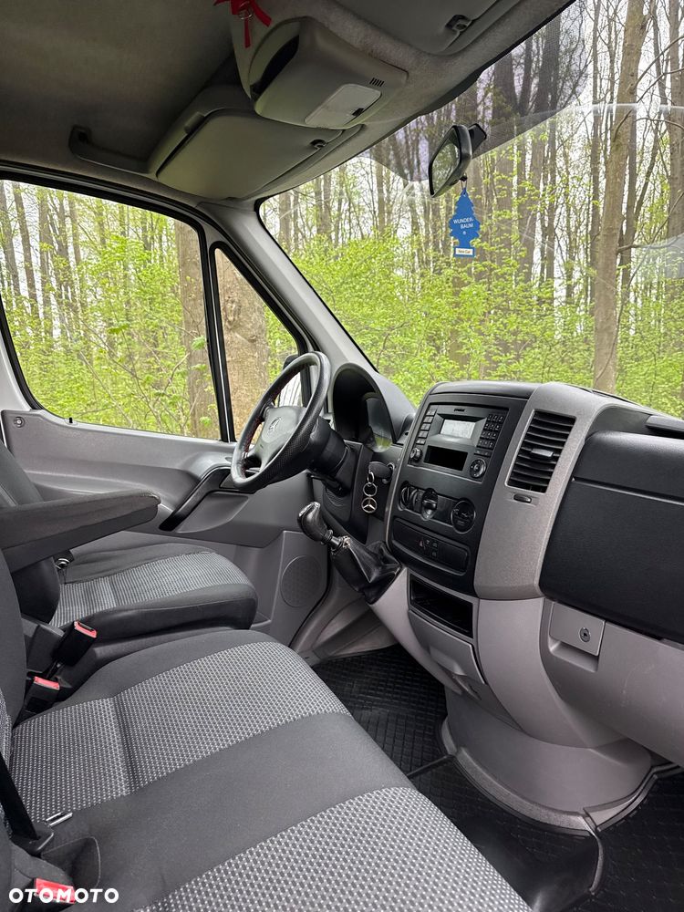 Mercedes-Benz Sprinter - 13