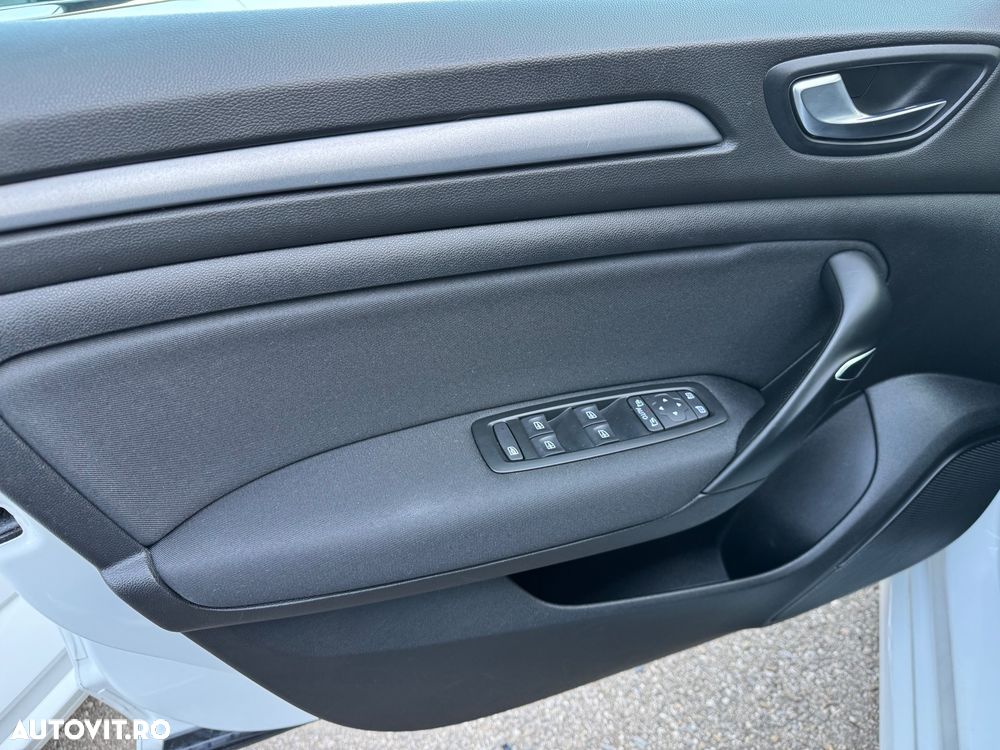Renault Megane BLUE dCi 115 BUSINESS EDITION - 34