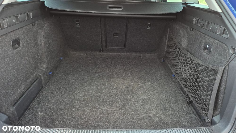 Skoda Superb 2.0 TDI SCR Style DSG - 32