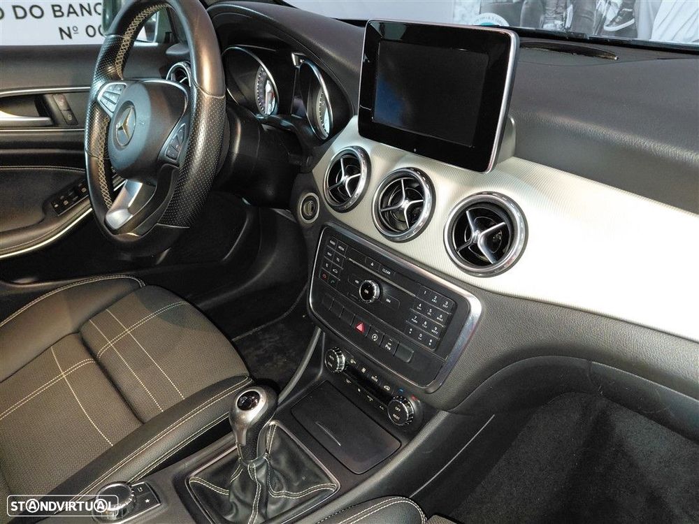 Mercedes-Benz GLA 180 CDi Urban - 10