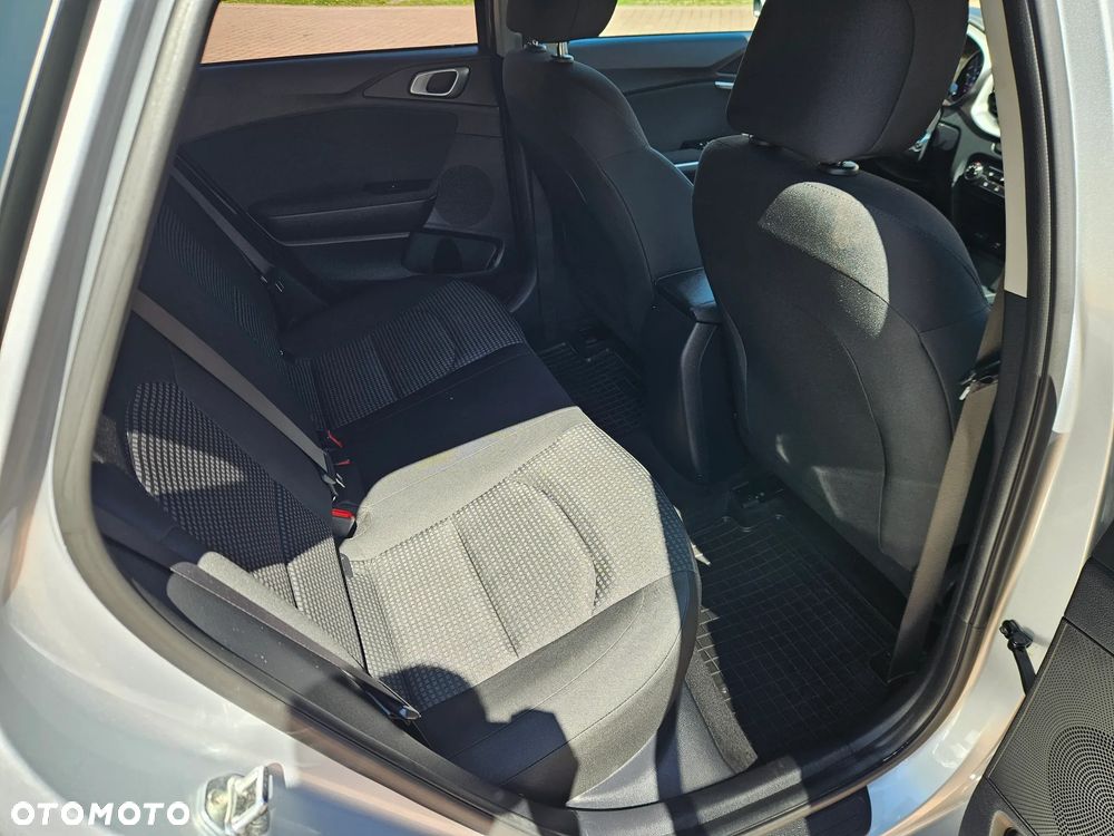 Kia Ceed - 16