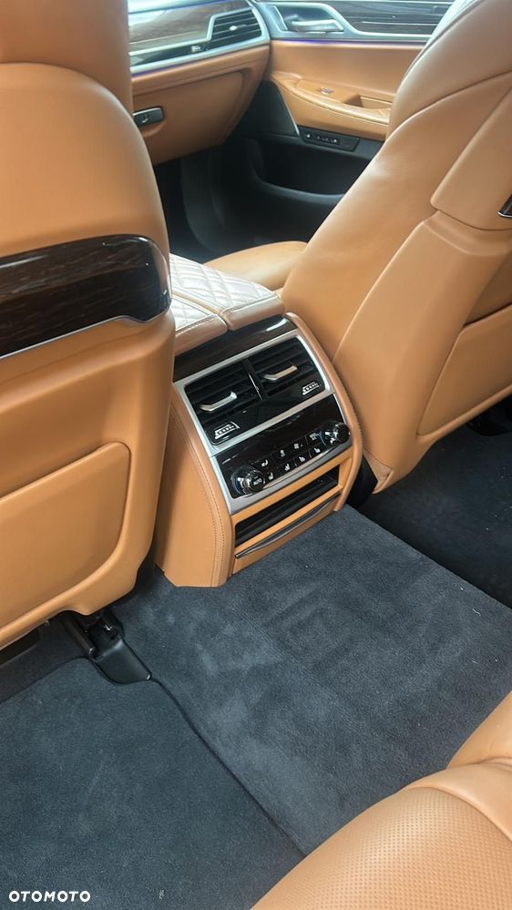 BMW Seria 7 750Li xDrive - 20