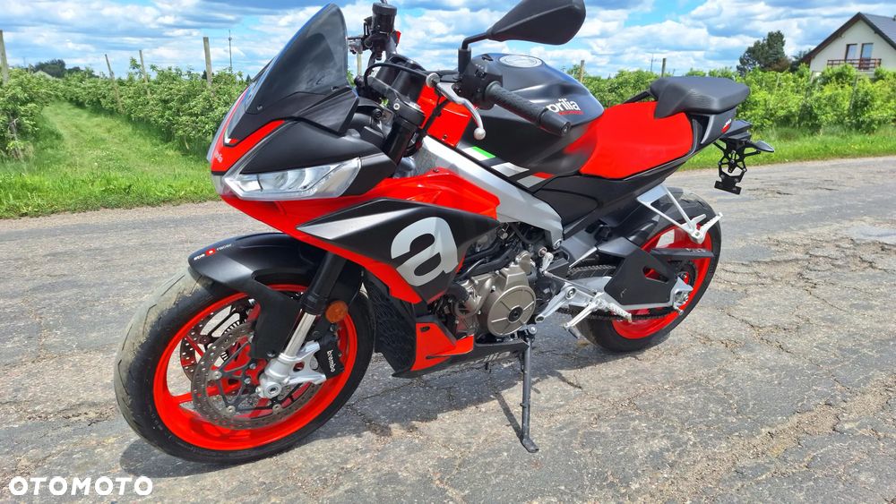 Aprilia Tuono - 10
