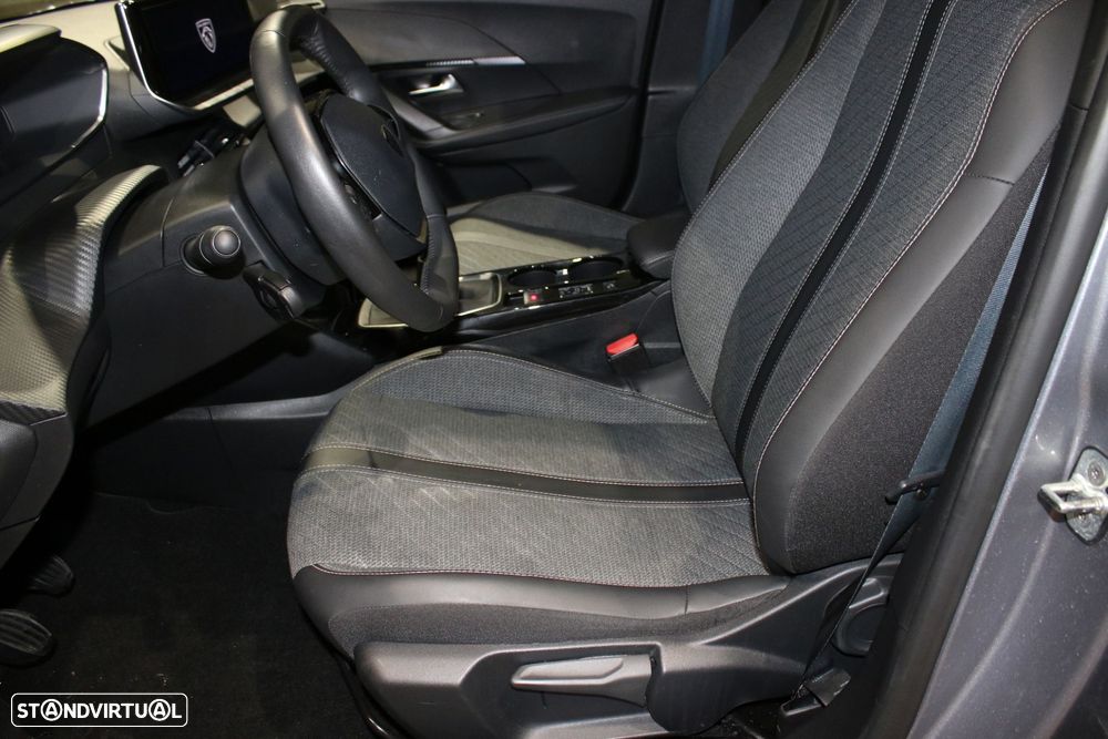 Peugeot 2008 1.2 PureTech Allure - 21