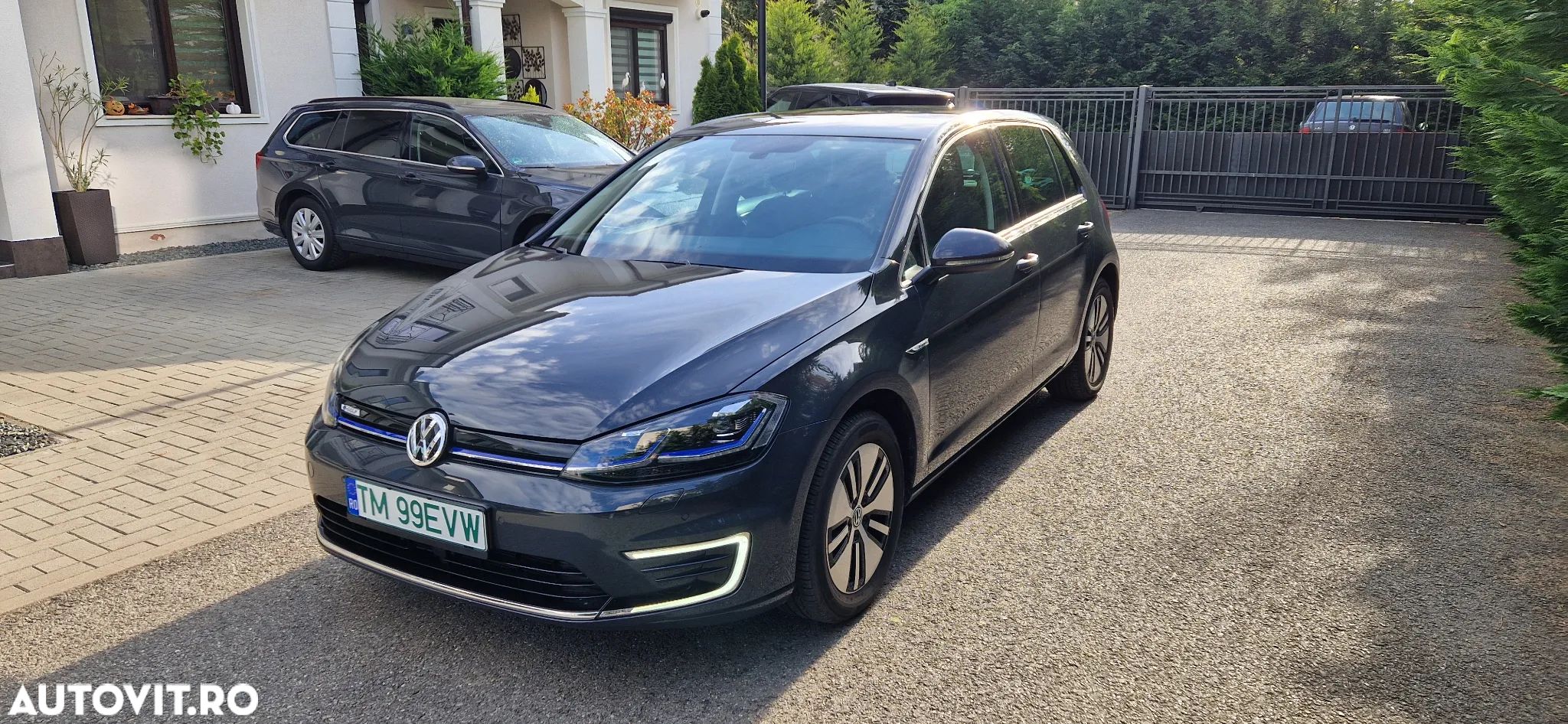 Volkswagen e-Golf - 1
