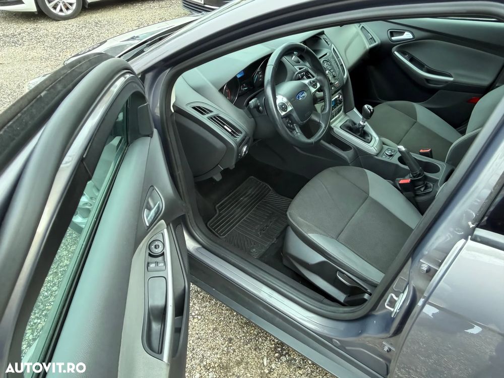 Ford Focus - 12