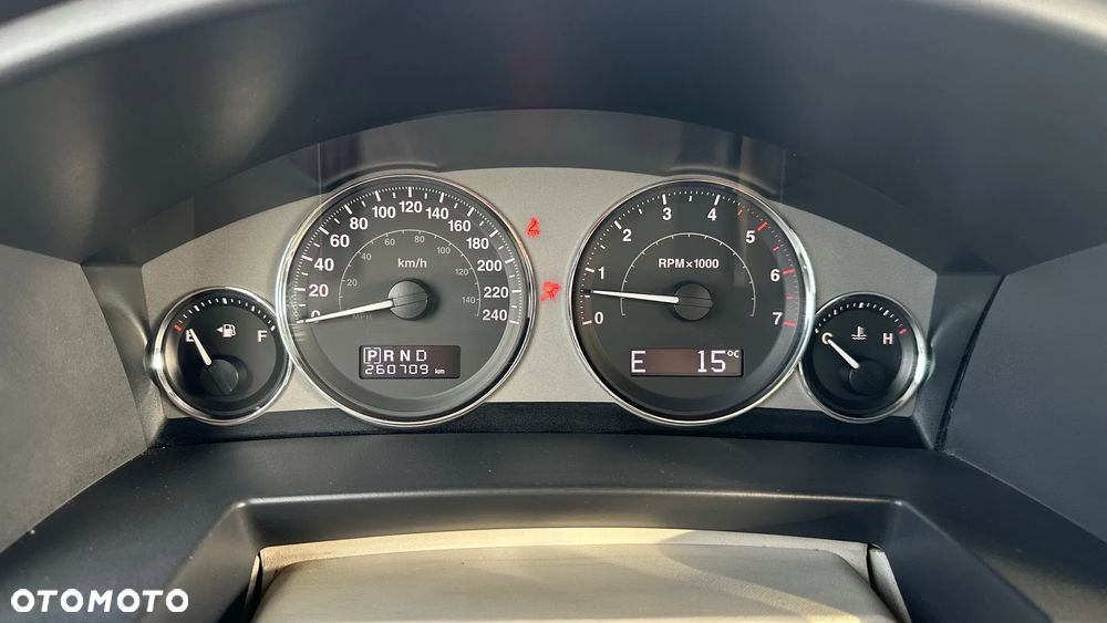 Jeep Commander 3.0 CRD Overland - 19