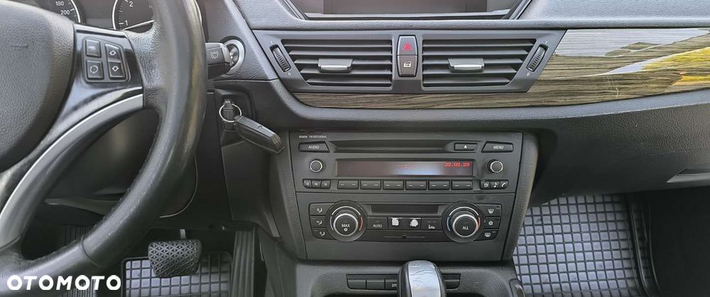 BMW X1 sDrive18i Sport Line - 10