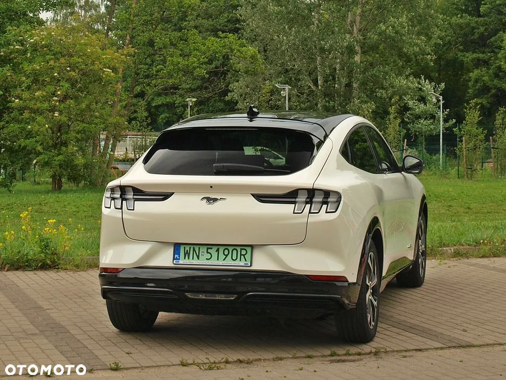 Ford Mustang Mach-E PREMIUM - 9