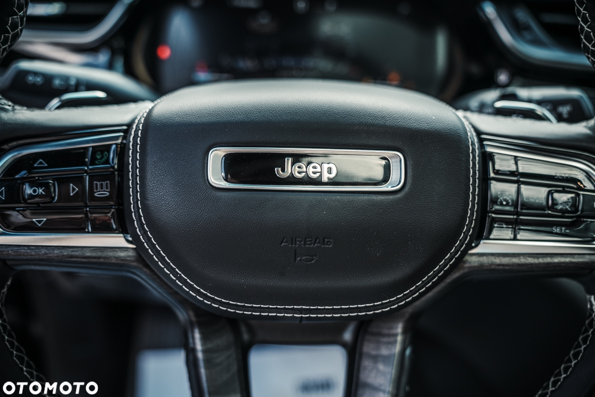 Jeep Grand Cherokee - 16