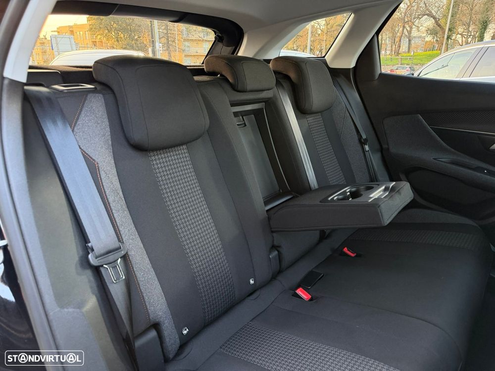 Peugeot 3008 1.5 BlueHDi Active - 17