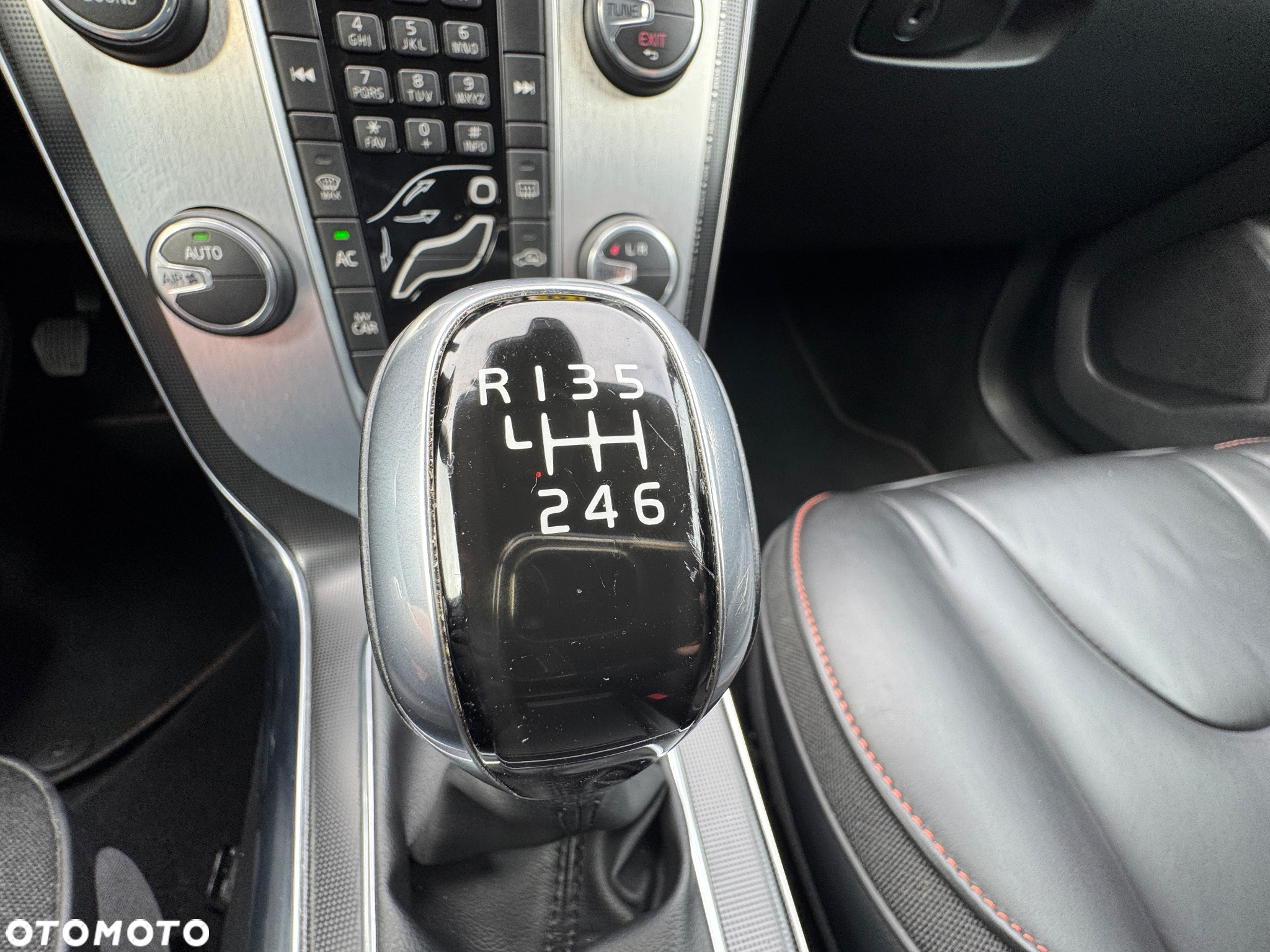 Volvo V40 - 40
