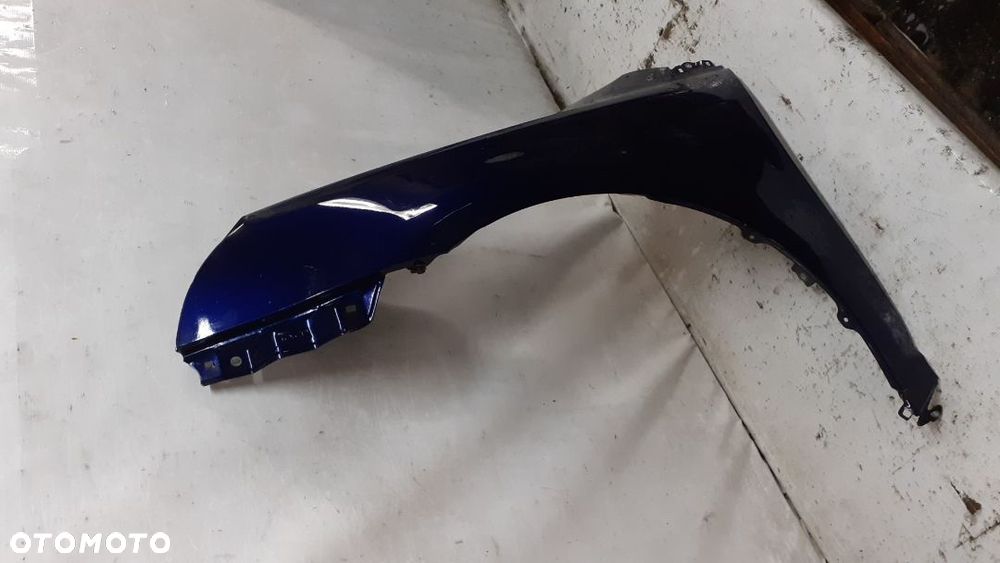 * BŁOTNIK PRZÓD PRZEDNI LEWY TOYOTA AVENSIS T25 LIFT  8P4 - 3