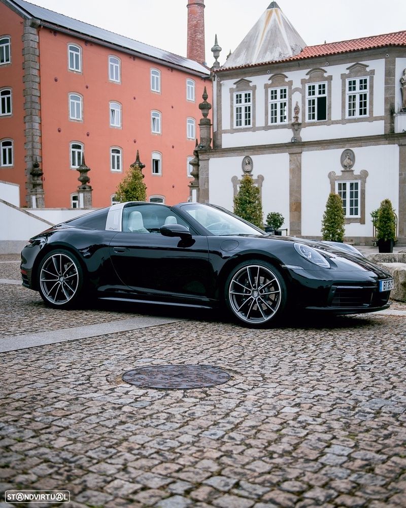 Porsche 911 (992) - 12