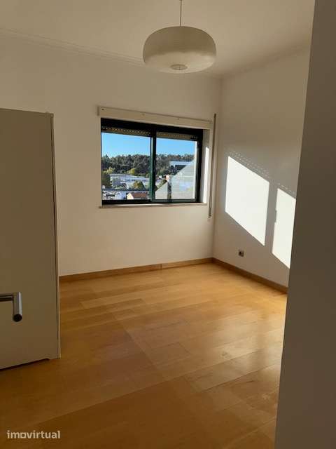 T2 Remodelado No Vale das Flores Com Garagem Coletiva - Grande imagem: 5/13