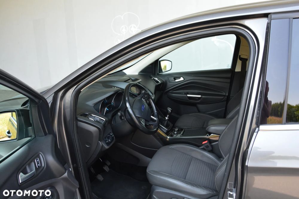 Ford Kuga 2.0 TDCi 2x4 Titanium - 15