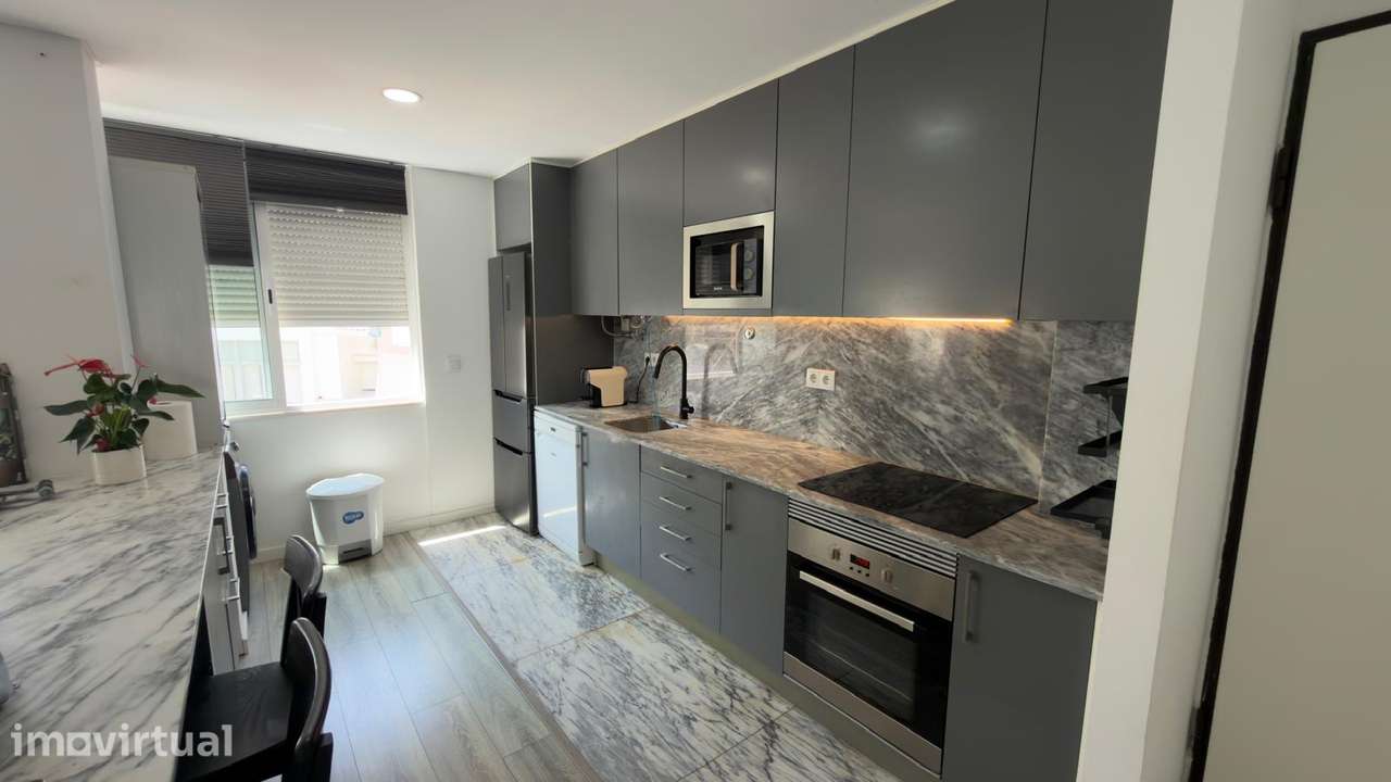 Apartamento T3 Open Space para Arrendamento em Paio Pires - Grande imagem: 3/10