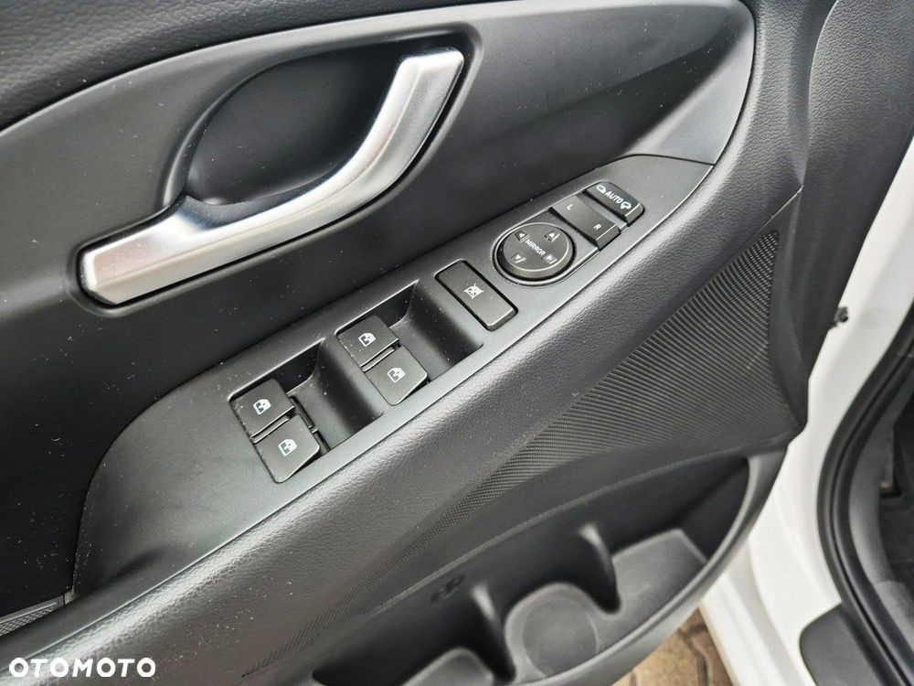 Hyundai i30 1.0 T-GDI Smart - 25