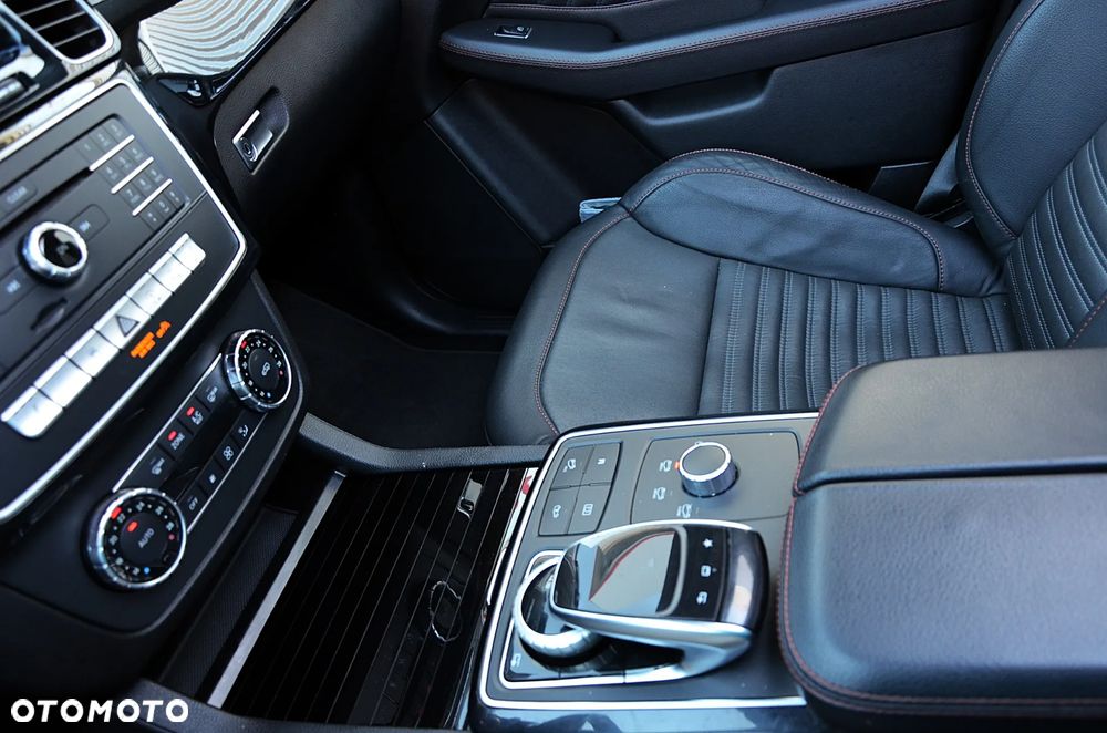 Mercedes-Benz GLE 350 d 4Matic 9G-TRONIC AMG Line - 33