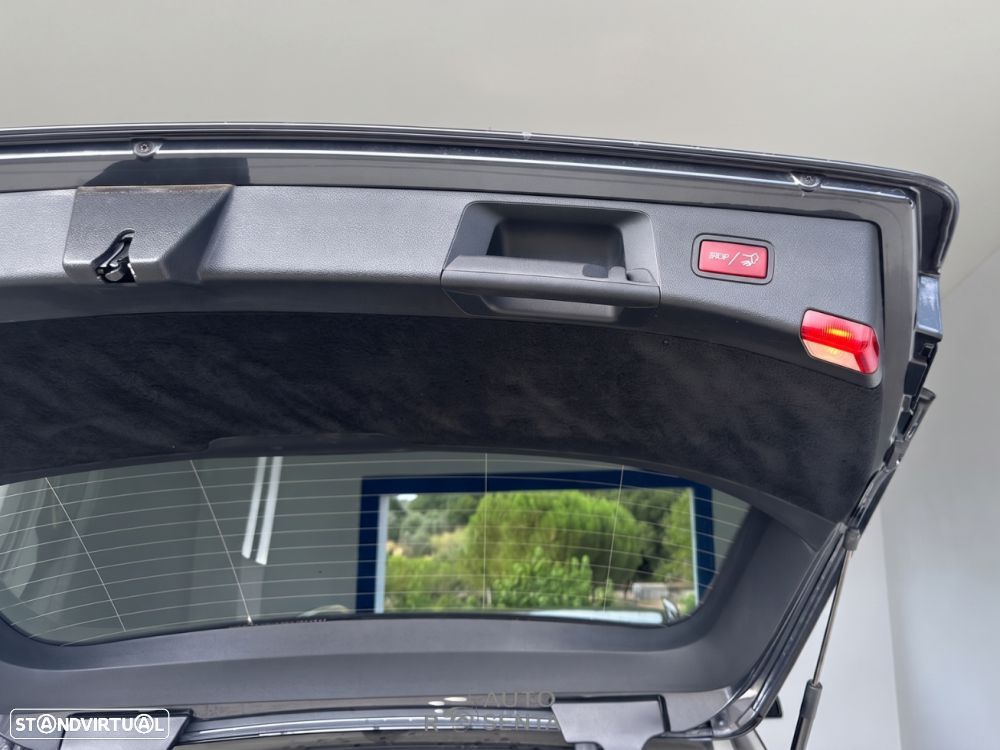 Mercedes-Benz E 250 BlueTEC Avantgarde Auto. - 8