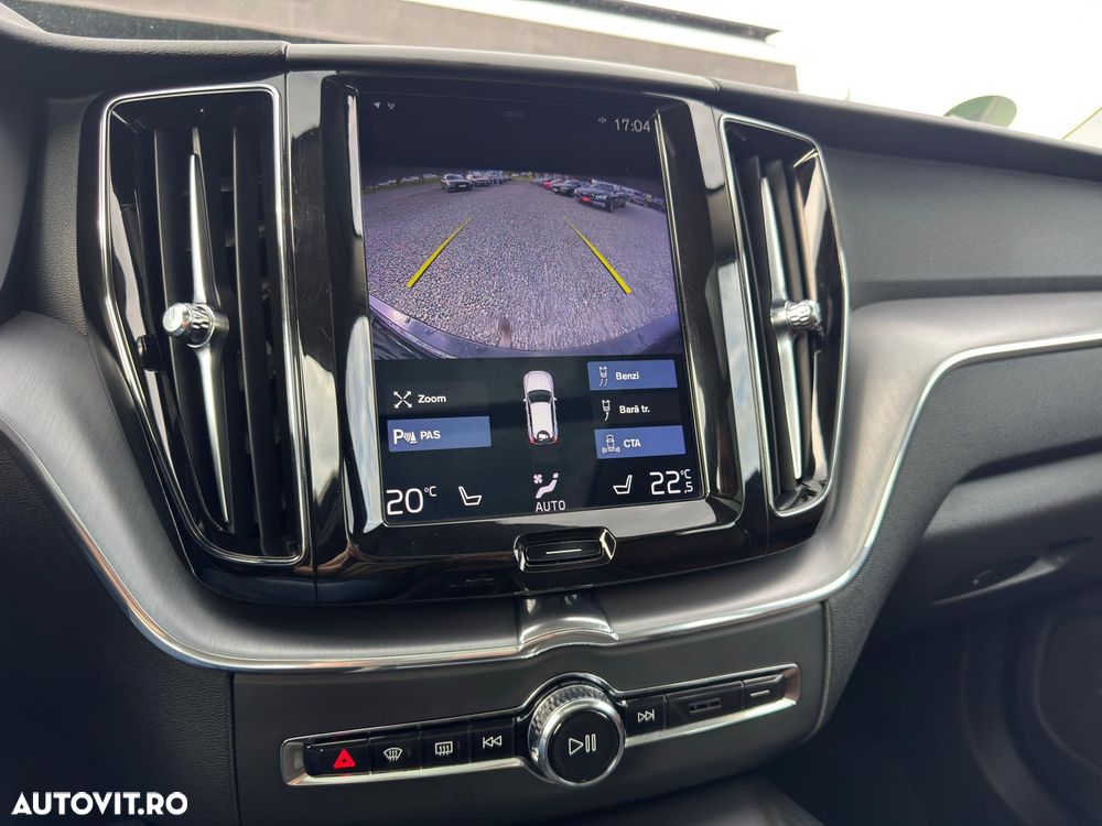 Volvo XC 60 B4 D AWD Geartronic Momentum Pro - 12