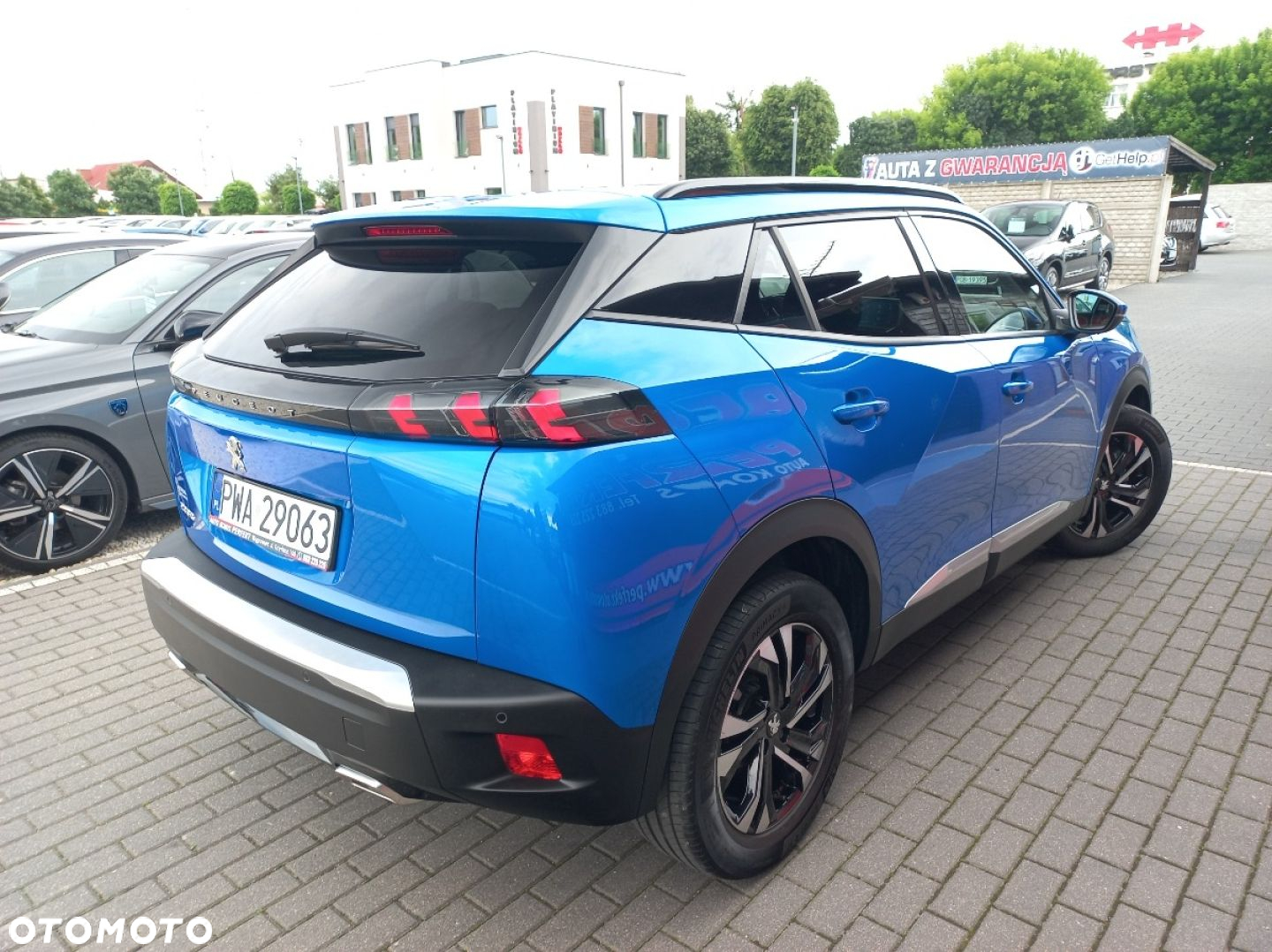 Peugeot 2008 - 8
