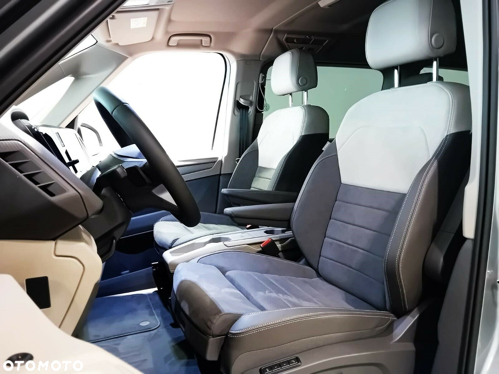 Volkswagen Multivan - 11
