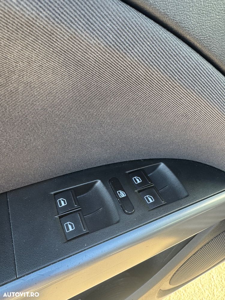 Seat Leon 1.6 TDI DPF Style Copa - 11