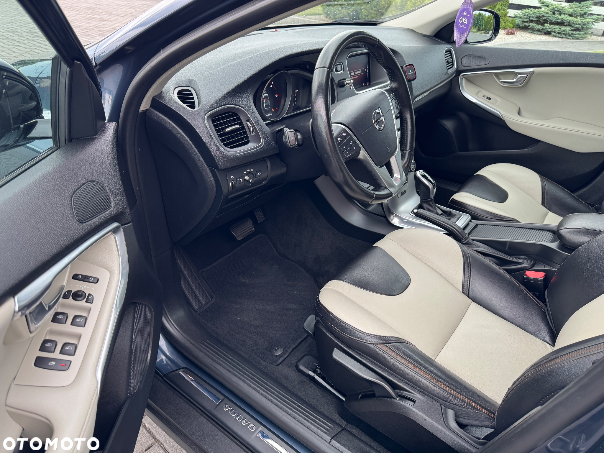 Volvo V40 Cross Country D2 Geartronic Summum - 9