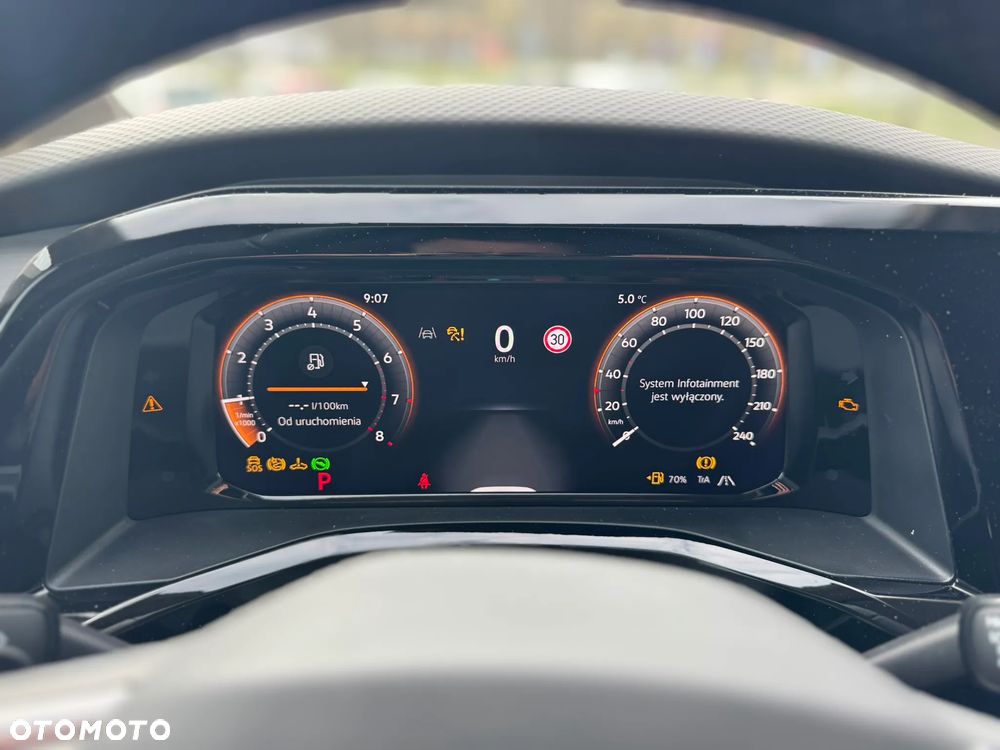 Volkswagen Multivan - 12