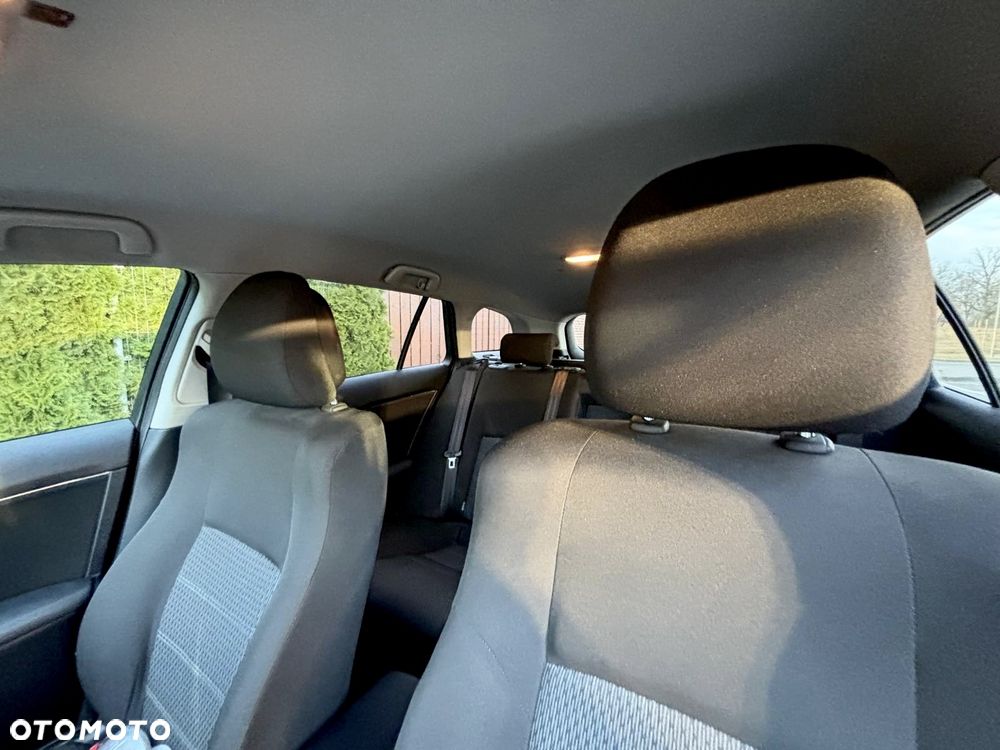 Toyota Avensis 2.0 D-4D Comfort - 15
