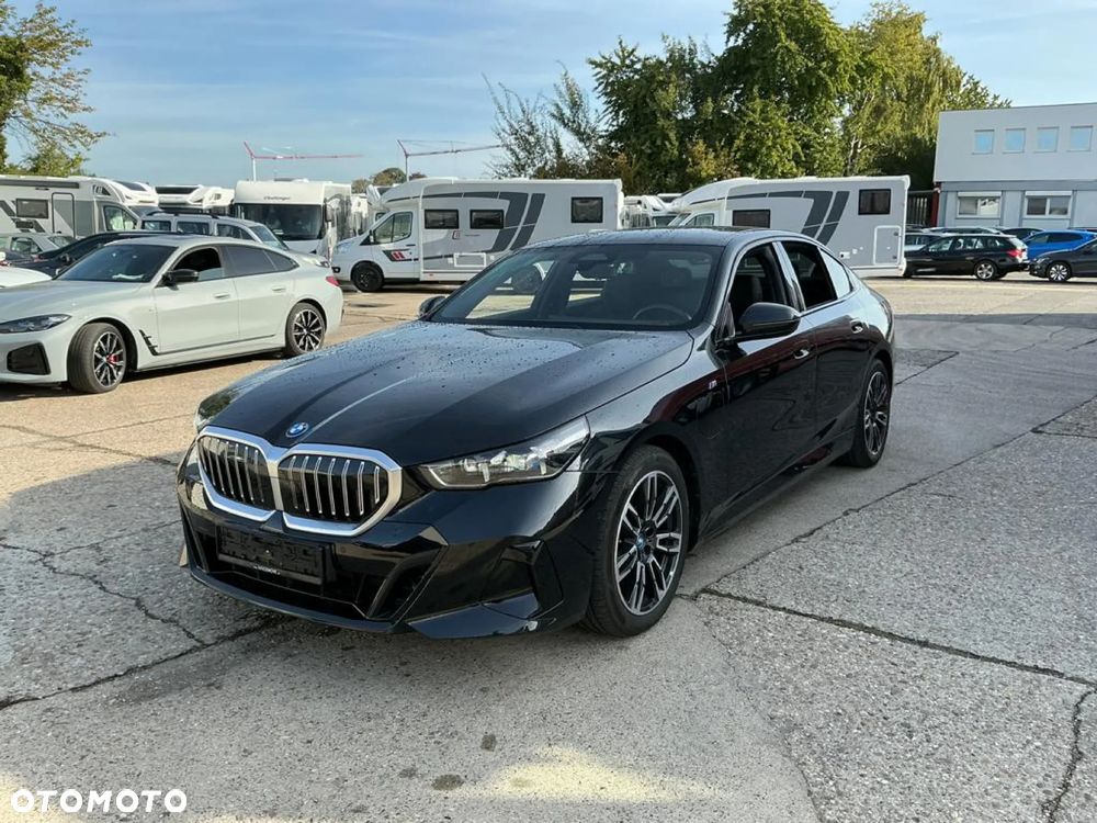 BMW Seria 5 2024 photo 2