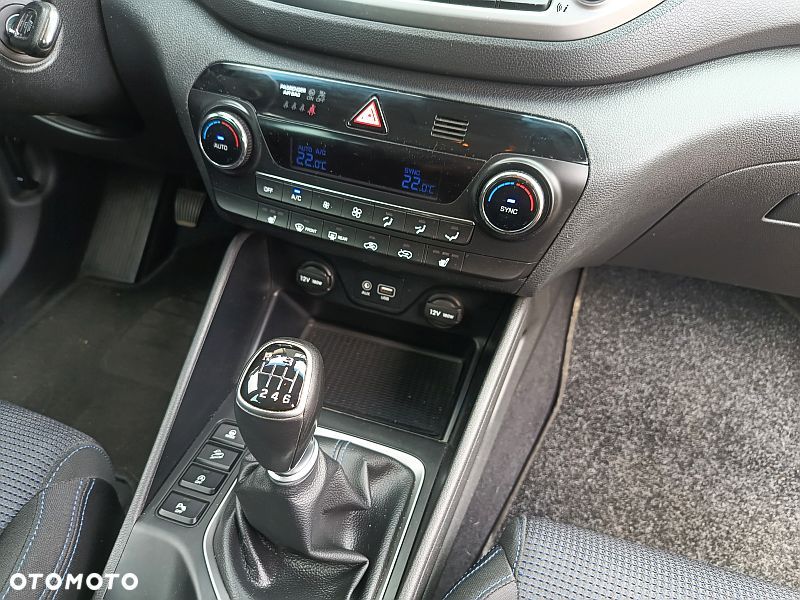 Hyundai Tucson blue 1.6 GDi 2WD Navi - 25