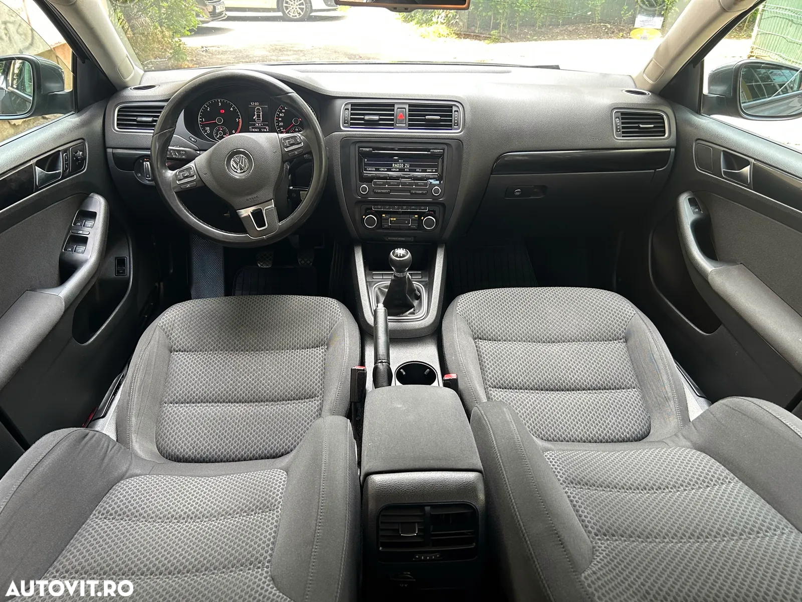 Volkswagen Jetta 1.6 TDI Blue Motion Technology Comfortline - 14