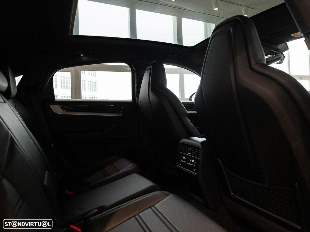 Porsche Cayenne Coupé E-Hybrid Tiptronic S - 33