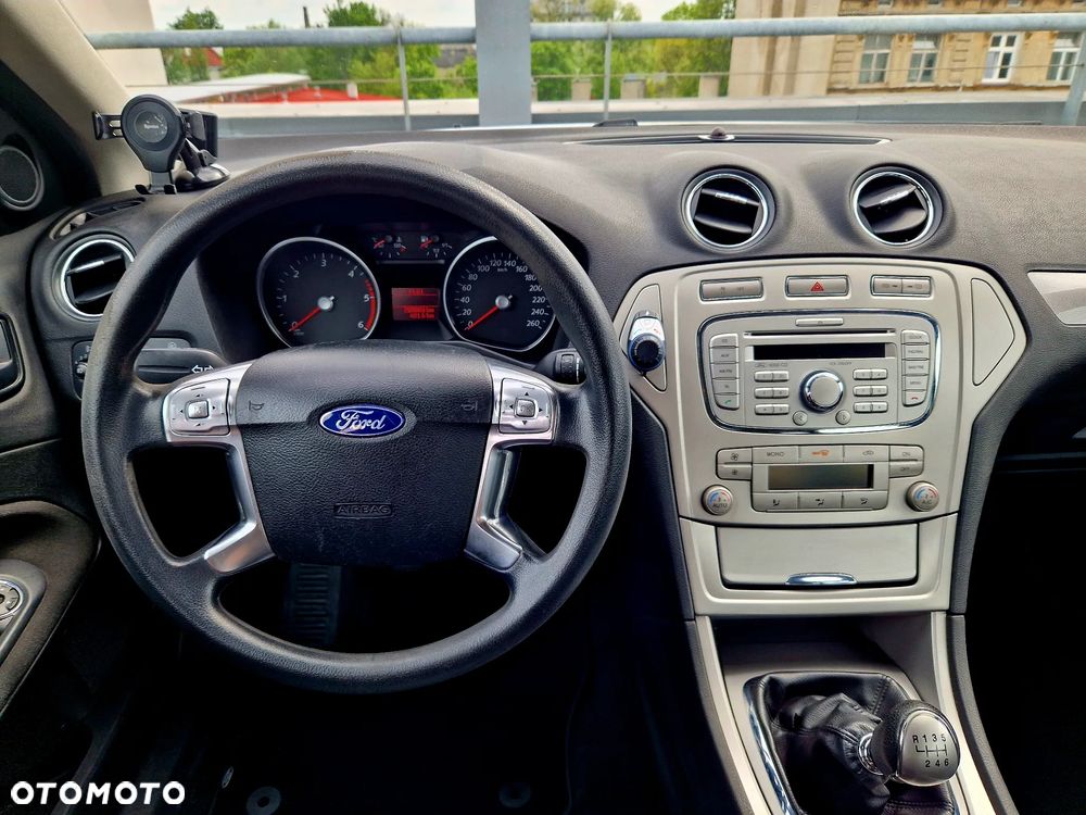 Ford Mondeo 1.8 TDCi Ambiente - 23