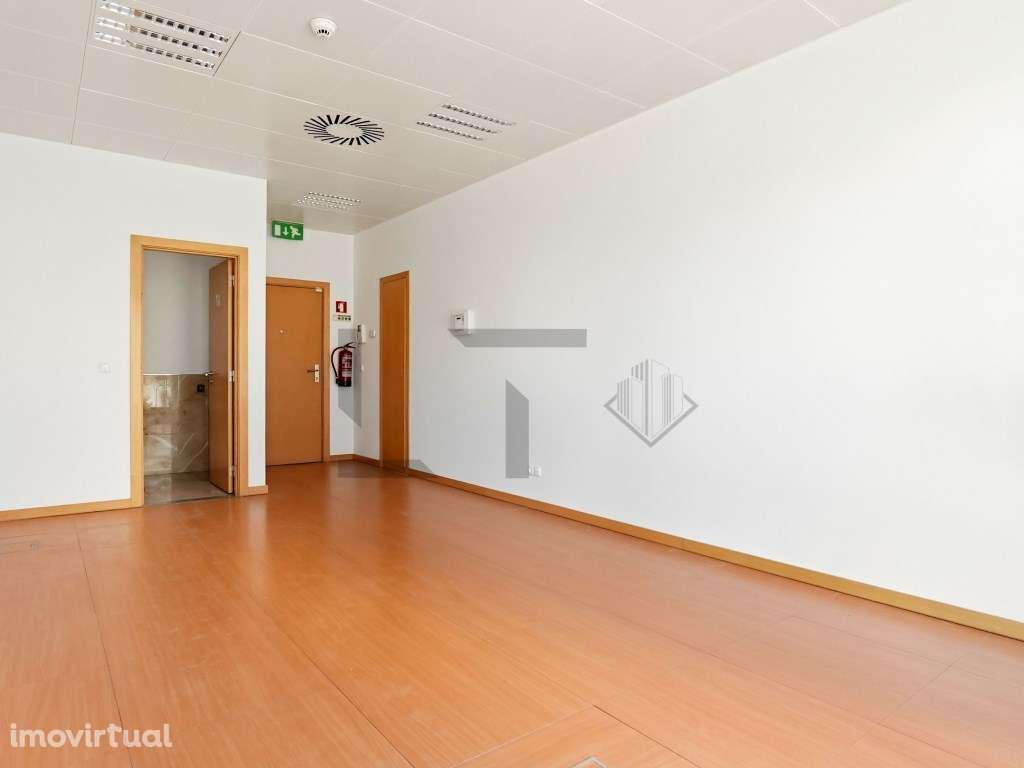 Escritório com WC Privativo, Lugar de Garagem e Ar Condicionado jun... - Grande imagem: 4/15