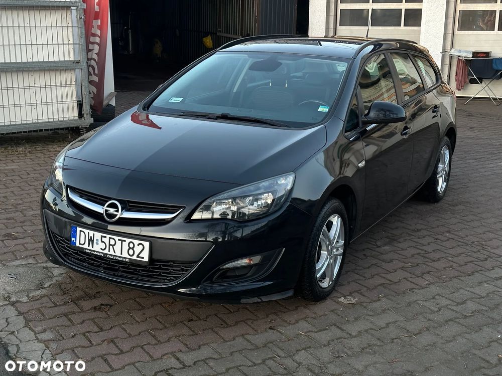 Opel Astra 1.4 Turbo Edition Sport - 1
