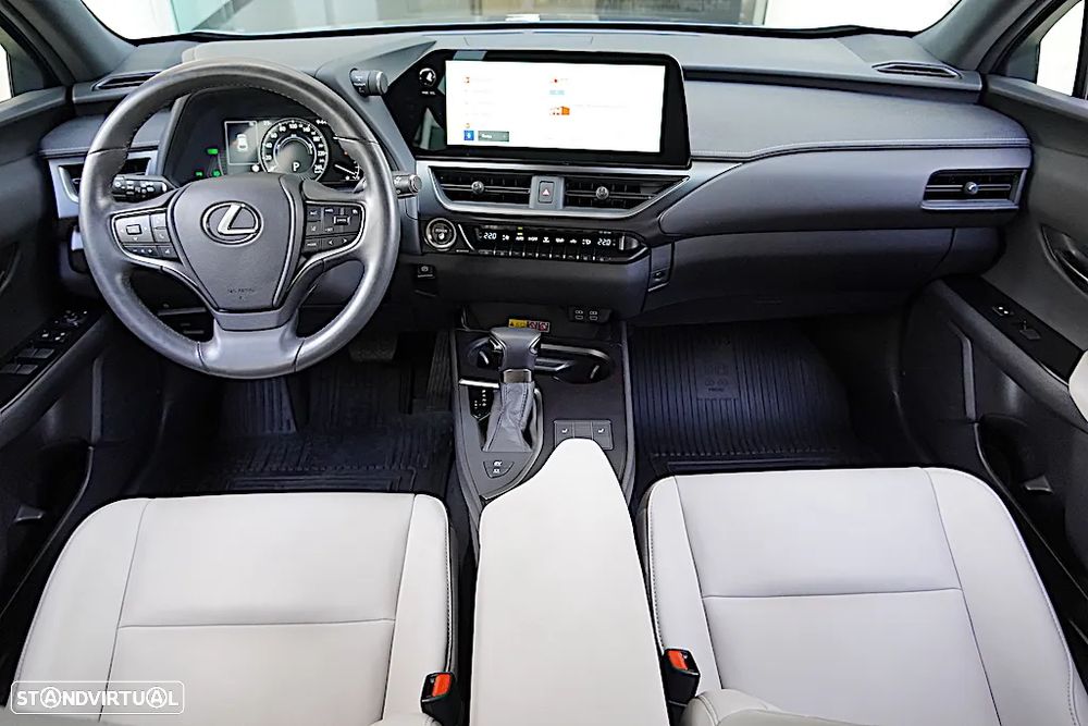 Lexus UX 250h F Sport - 30