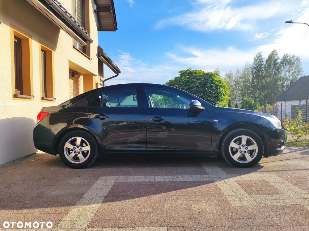 Chevrolet Cruze 1.8 LT+ - 4