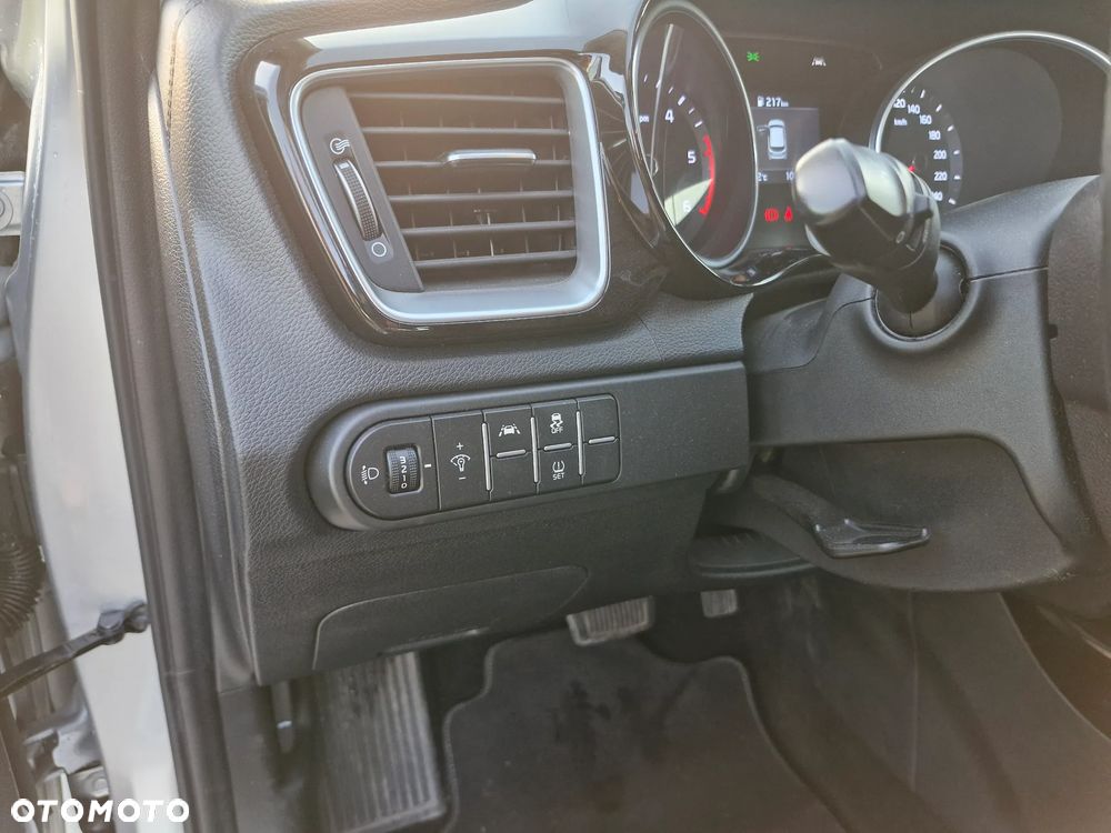 Kia Ceed 1.6 CRDi Eco-Dynamics+(48V Mild-Hybr.) DCT7 Vision - 27